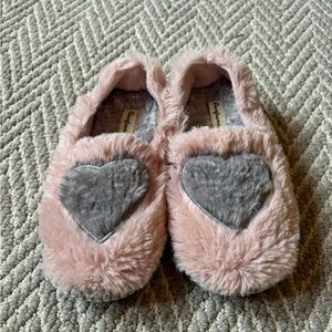 Excellent condition Girls dearfoam slippers size 13-1
